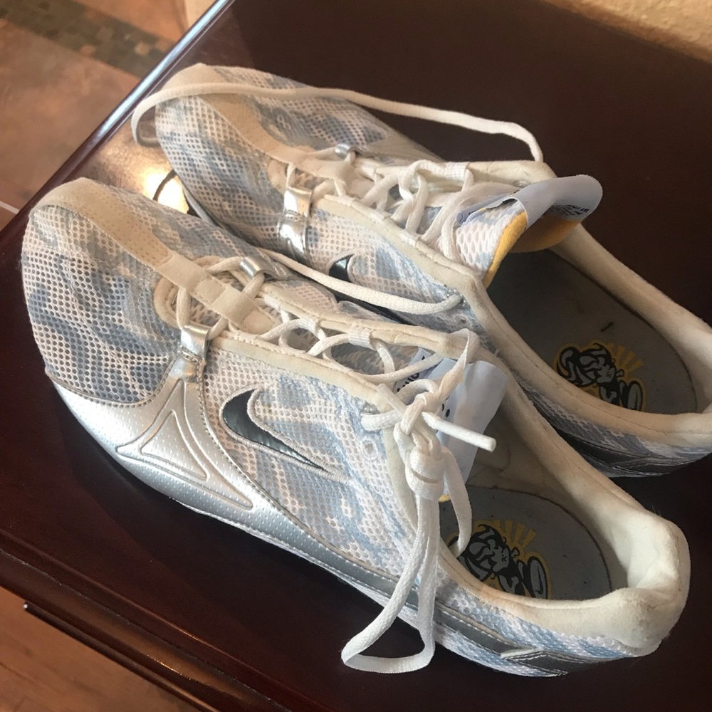 Women’s size 8.5 track shoes